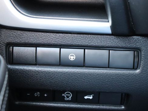 Used 2024 Nissan Rogue SV FWD image 41