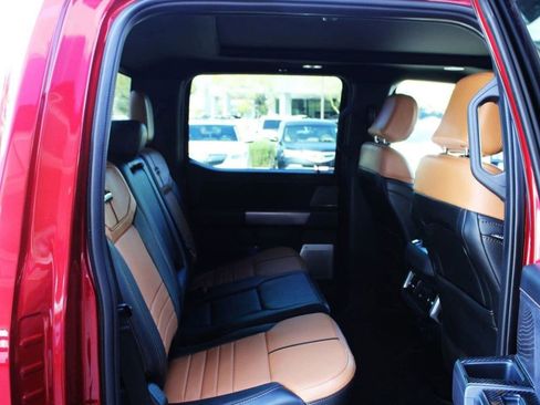 Used 2024 Ford F250 Platinum image 17