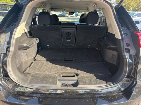 Used 2019 Nissan Rogue SV AWD/4WD image 19
