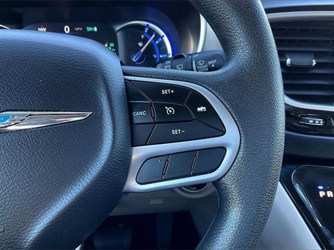 Used 2017 Chrysler Pacifica Touring Plus image 21