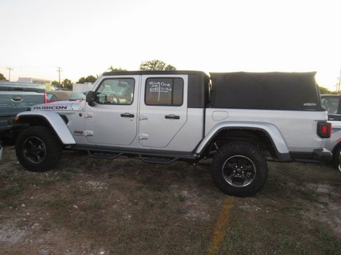 Used 2022 Jeep Gladiator Rubicon image 3