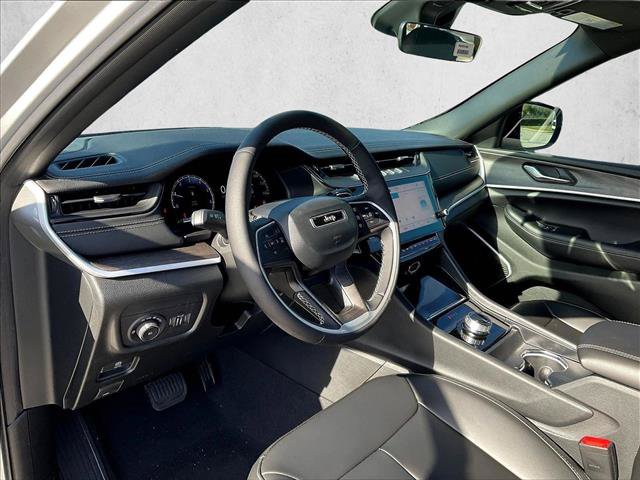 New 2026 Jeep Grand Cherokee L Limited w/ Limited Altitude Package RWD image 7