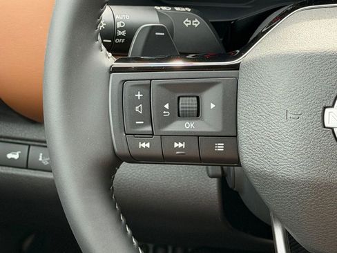 New 2026 Nissan Pathfinder Platinum AWD/4WD image 17