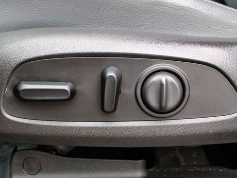 Used 2020 Chevrolet Traverse LT w/ Driver Confidence II Package image 14