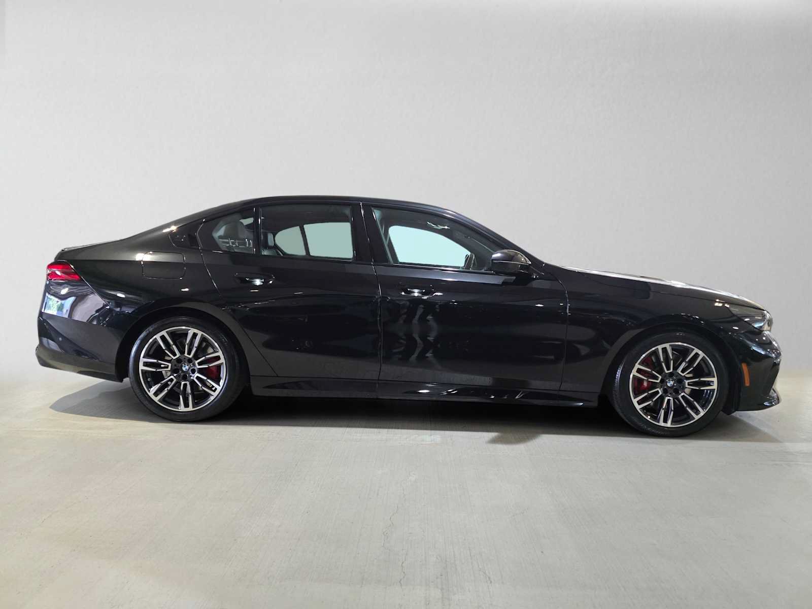 Used 2026 BMW 540i xDrive AWD/4WD image 2