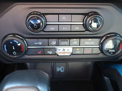 Used 2022 Ford Bronco Black Diamond AWD/4WD image 20