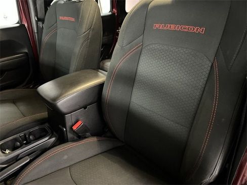 Used 2022 Jeep Wrangler Unlimited Rubicon w/ Cold Weather Group image 19