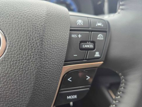 New 2025 Toyota Crown Signia image 32