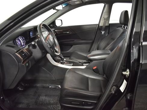 Used 2017 Honda Accord EX-L image 11