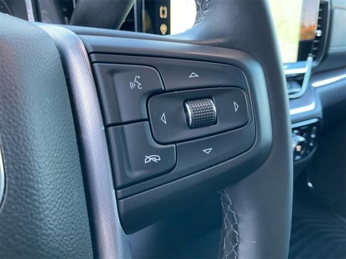 Used 2025 GMC Sierra 1500 SLT image 37