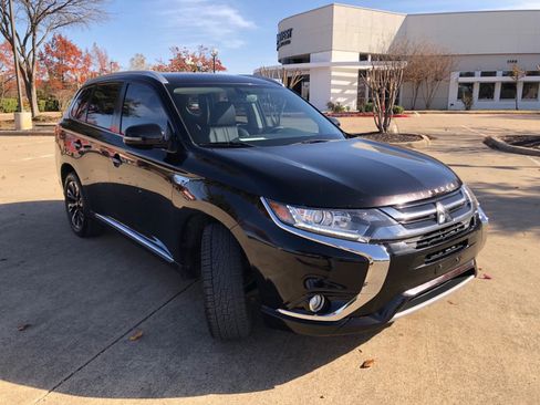Used 2018 Mitsubishi Outlander SEL image 4
