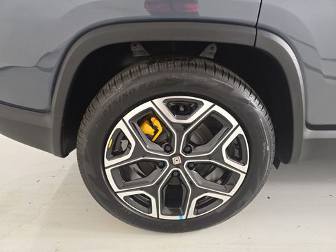 Used 2024 Rivian R1S Adventure AWD/4WD image 12