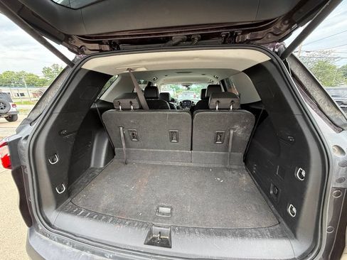 Used 2020 Chevrolet Traverse LT FWD image 26