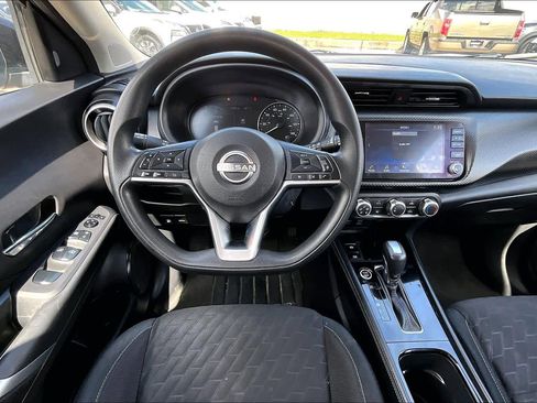 Certified 2023 Nissan Kicks SV image 6