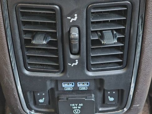 Used 2019 Jeep Grand Cherokee Overland RWD image 34