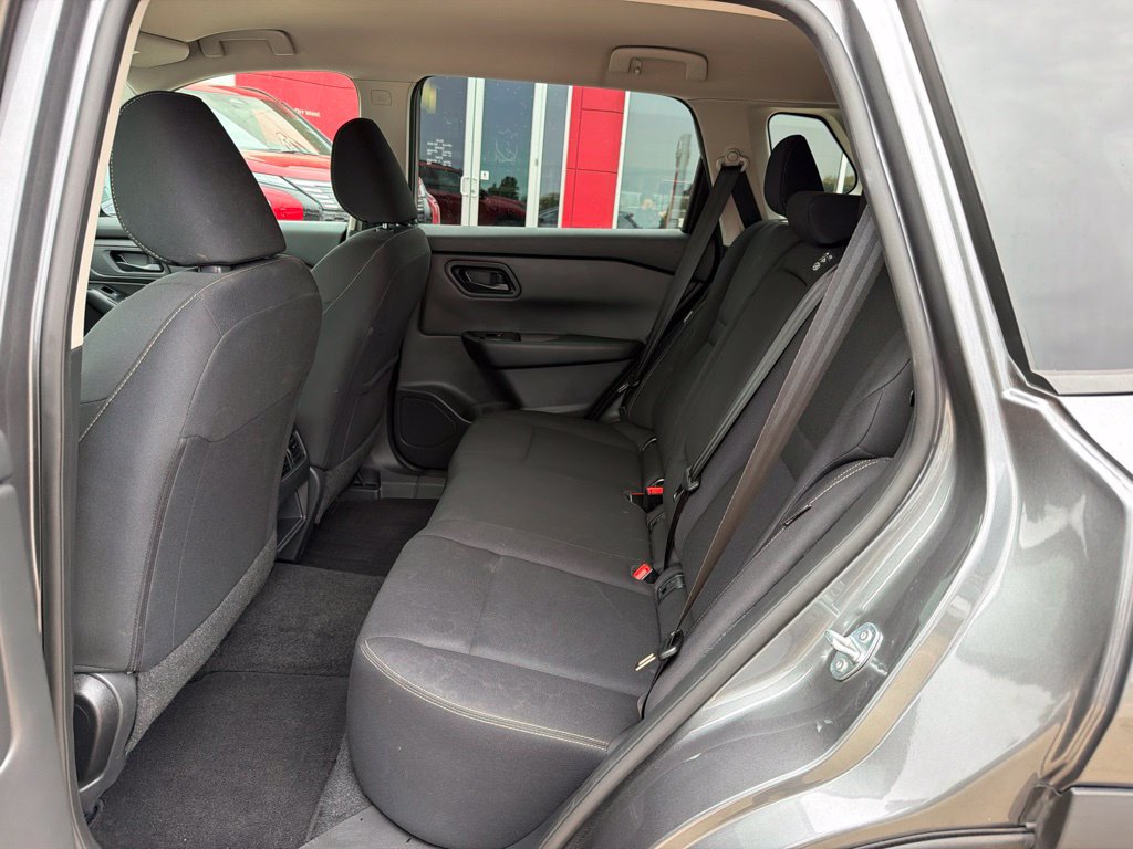 Used 2024 Nissan Rogue S FWD image 14