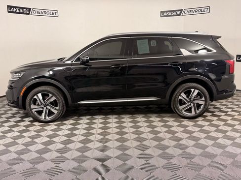 Used 2023 Kia Sorento SX Prestige w/ Panoramic Sunroof Package AWD/4WD image 3