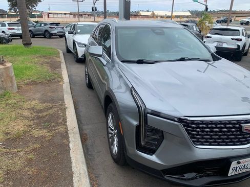 Used 2024 Cadillac XT4 Premium Luxury FWD image 4