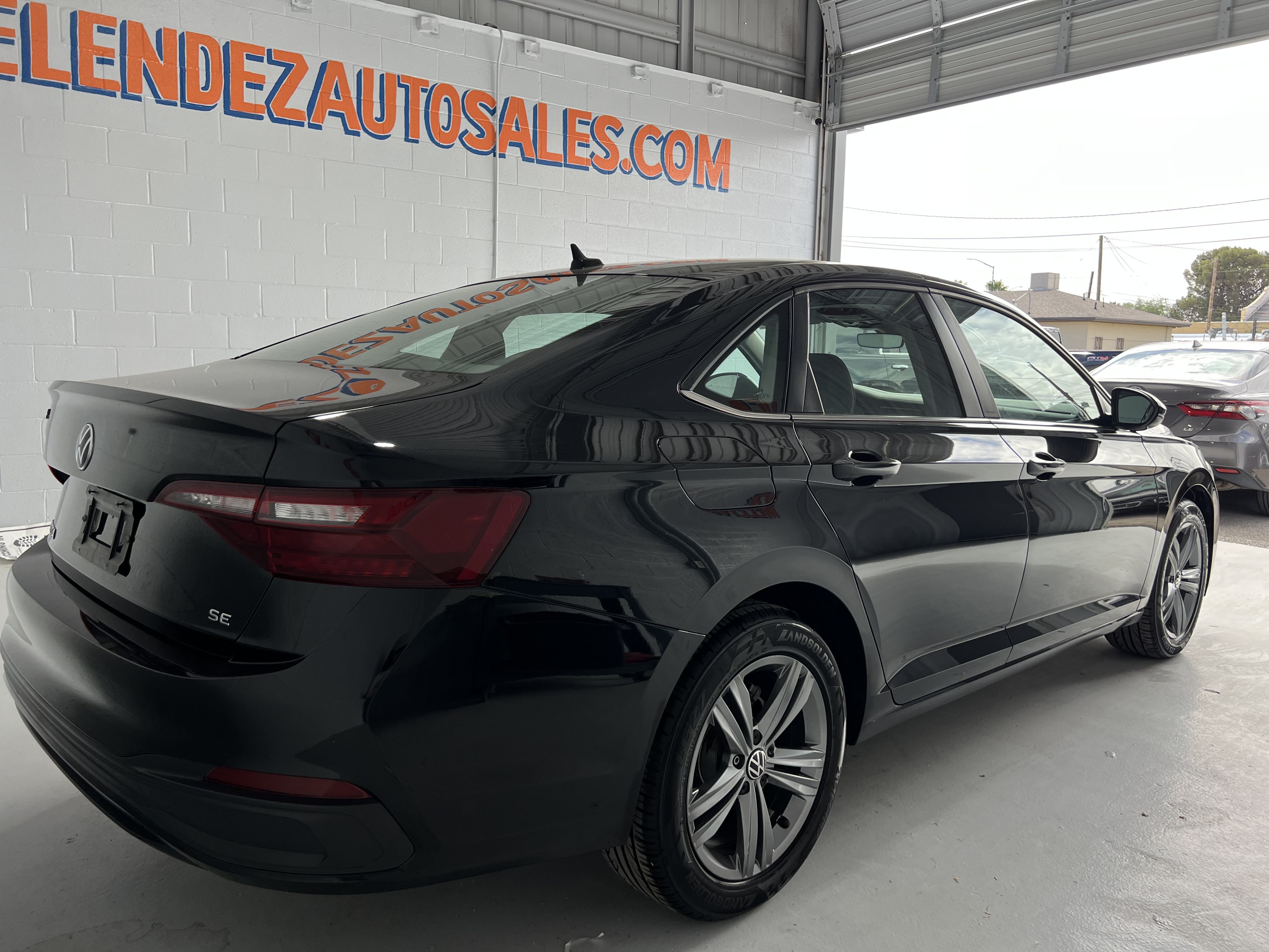Used 2024 Volkswagen Jetta SE FWD image 5