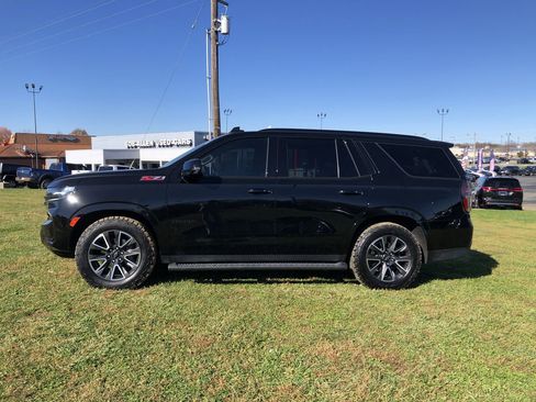 Used 2022 Chevrolet Tahoe Z71 w/ Z71 Off-Road Package image 3