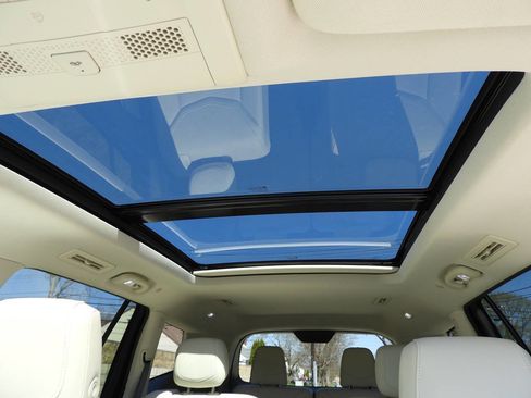 Used 2022 Cadillac XT6 Premium Luxury w/ Technology Package image 36