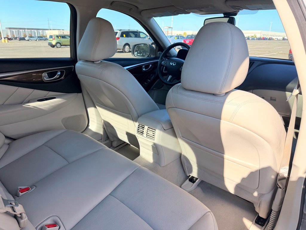 Used 2017 INFINITI Q50 3.0t Premium w/ Driver Assistance Package AWD/4WD image 15