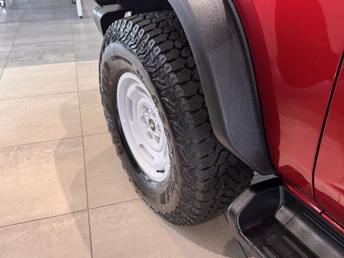 New 2026 Ford Bronco Heritage Edition image 9