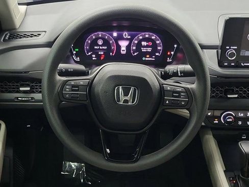 Certified 2025 Honda Accord SE image 17