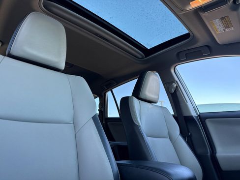 Used 2018 Toyota RAV4 Limited image 17