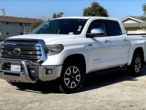 Used 2018 Toyota Tundra Limited w/ Limited Premium Package AWD/4WD image 2