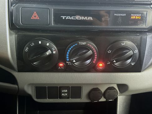 Used 2015 Toyota Tacoma PreRunner w/ SR5 Package RWD image 22