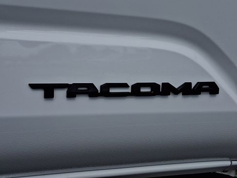 Used 2024 Toyota Tacoma TRD Off-Road AWD/4WD image 29
