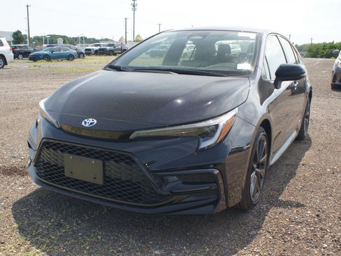 Used 2023 Toyota Corolla SE AWD/4WD image 1
