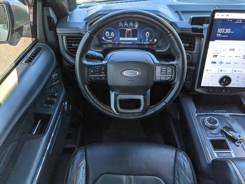 Used 2024 Ford Expedition Platinum image 15