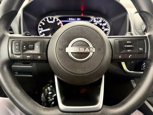 Used 2023 Nissan Rogue S image 40