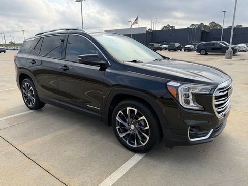 Used 2022 GMC Terrain SLT image 7