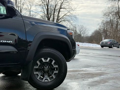 Used 2017 Toyota Tacoma TRD Off-Road w/ Tow Package image 50