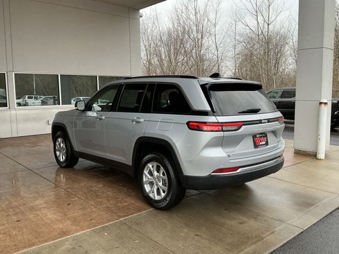 Used 2023 Jeep Grand Cherokee Limited image 20