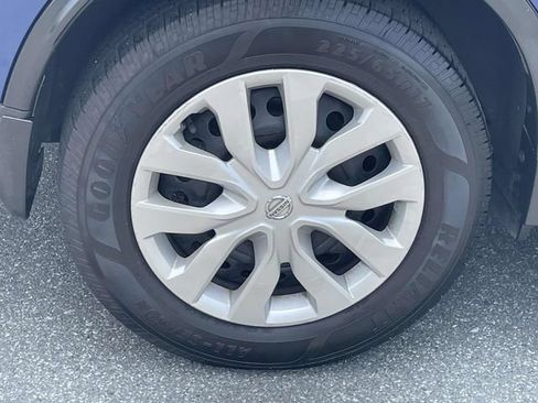 Used 2020 Nissan Rogue S FWD image 11