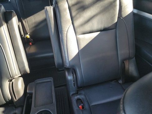 Used 2018 Toyota Highlander SE image 8