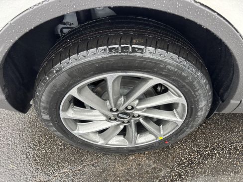 New 2026 Lincoln Corsair Premiere image 10