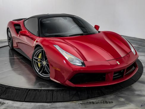 Used 2017 Ferrari 488 GTB RWD image 30