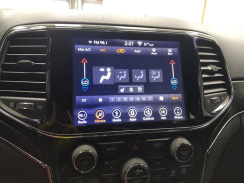 Used 2019 Jeep Grand Cherokee Limited w/ Luxury Group II AWD/4WD image 25