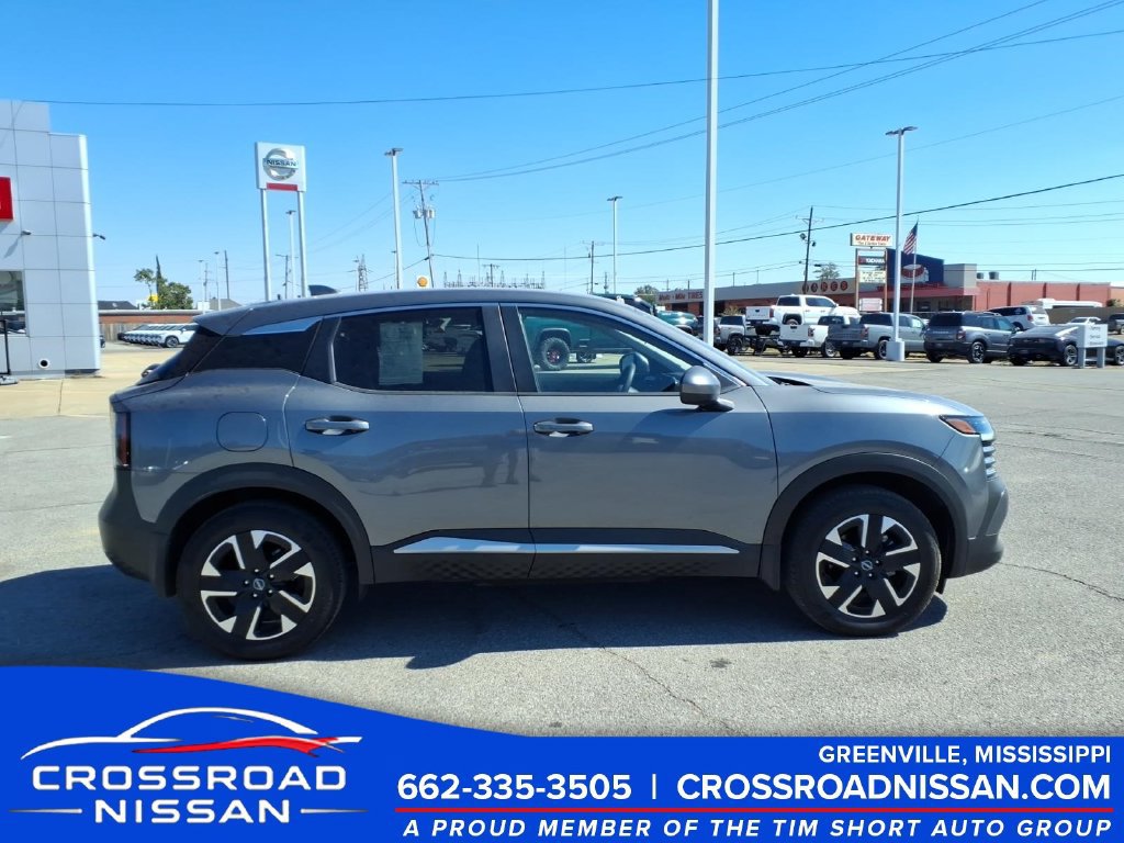 Used 2025 Nissan Kicks SV w/ Illumination Package AWD/4WD image 6
