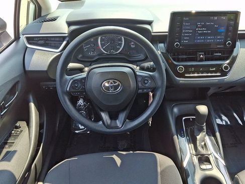 Used 2022 Toyota Corolla LE FWD image 13