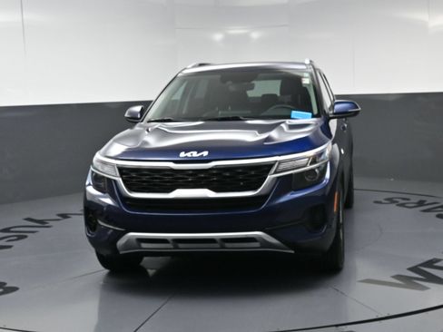 Used 2023 Kia Seltos EX AWD/4WD image 13