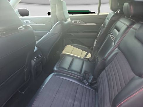 Used 2025 Ford Explorer ST-Line w/ ST-Line Street Pack AWD/4WD image 26