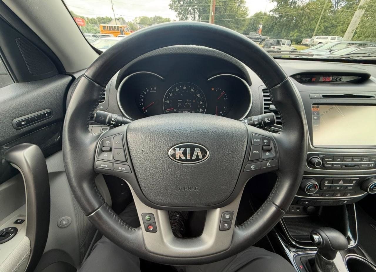 Used 2015 Kia Sorento SX FWD image 19