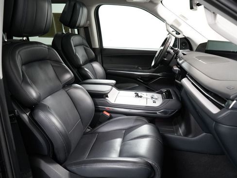 Used 2025 Lincoln Navigator L Reserve AWD/4WD image 24