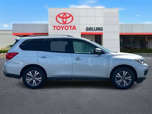 Used 2019 Nissan Pathfinder SL FWD image 6
